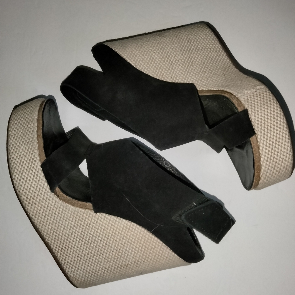Pedro Garcia (Size 41) Black & Cream Ankle Strap Wedge Open Toe Sandals